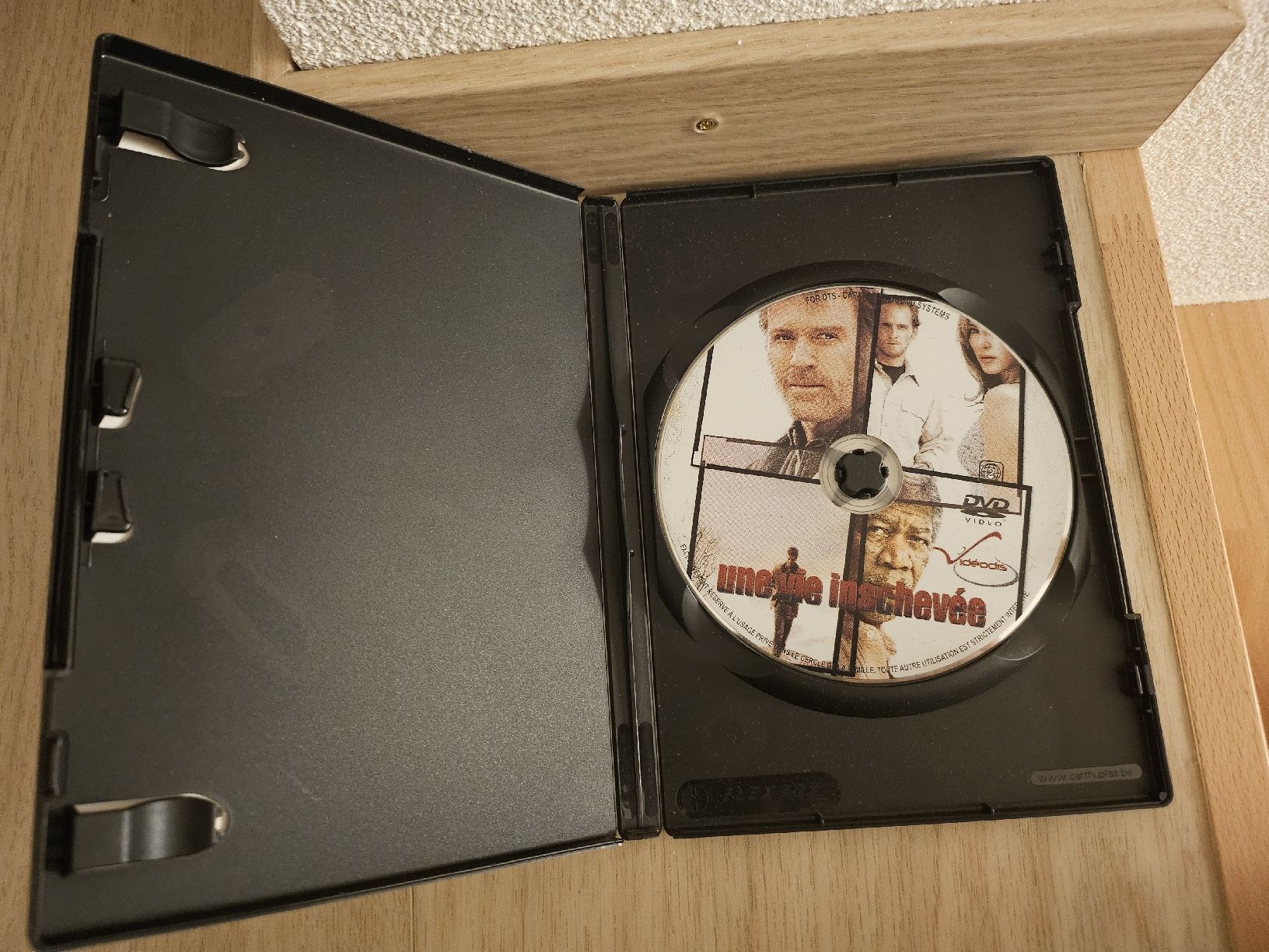 Alle DVDs: DVD Une Vie Inachevée - Bon état – Gebraucht aus La Joux FR von car_ck96 1