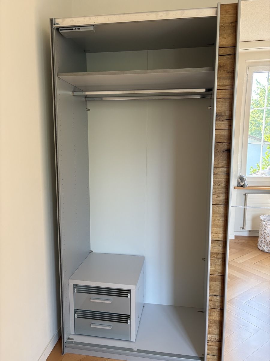 Armoires: Kleiderschrank – D'occasion à Solothurn par elektro2011 7