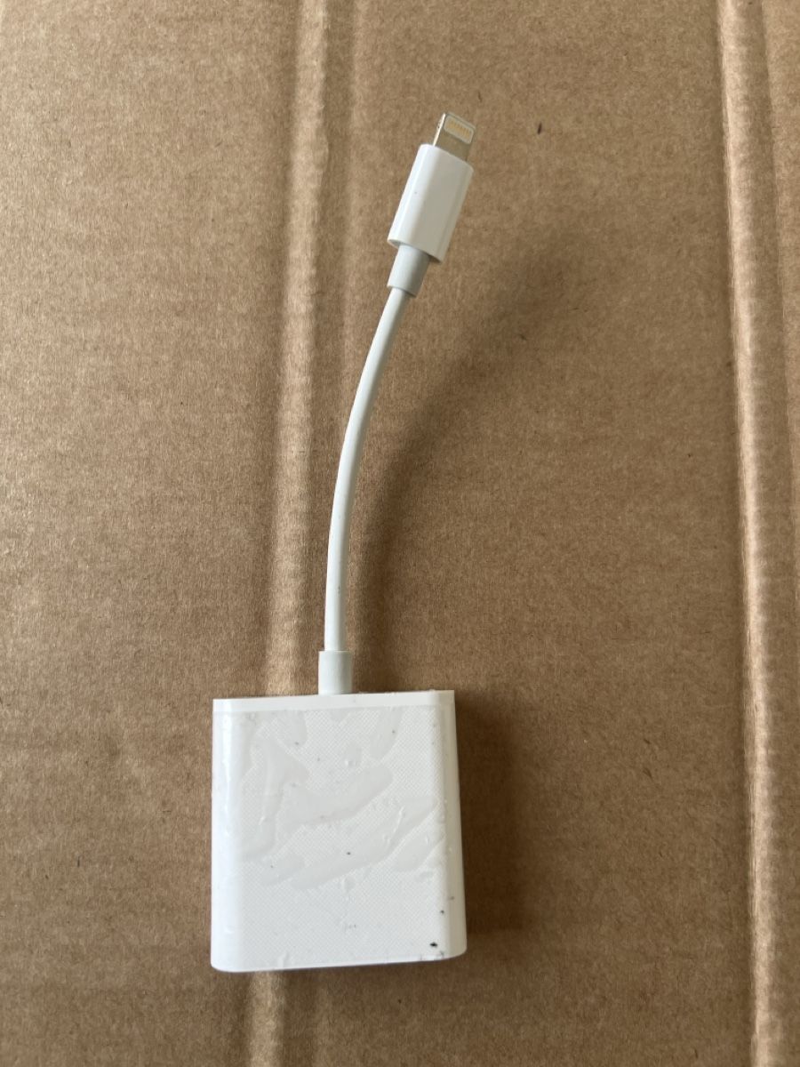 Unità & Adattatore: Apple Lightning to SD Card Camera Reader white used – Difettoso da Mülligen venduto da vagos85