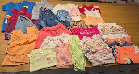 Kleider Paket Mädchen 2, 31 Teile, Sommer, Grösse 80