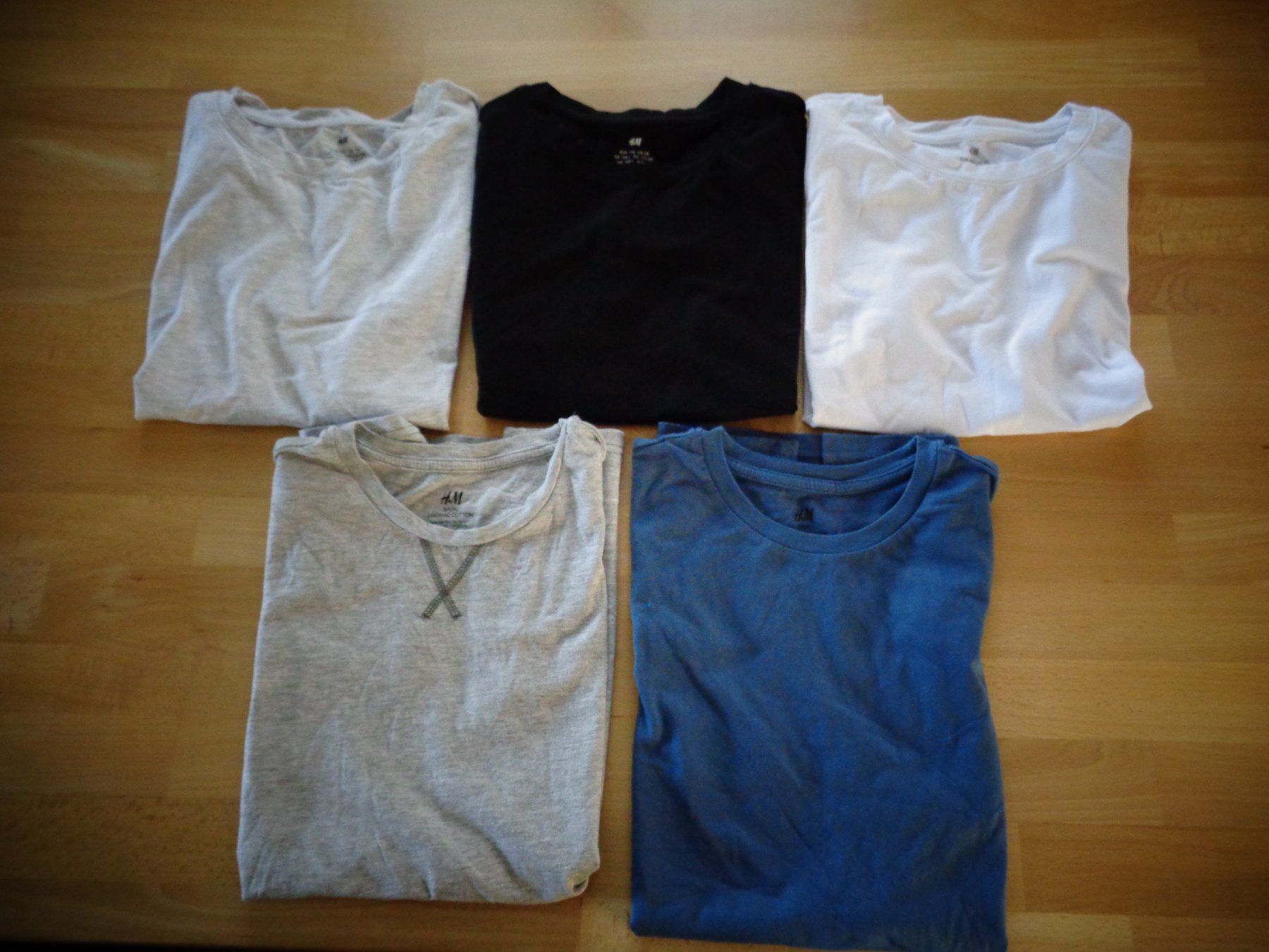 H&M Kleiderpakete & -sets: 5 T-Shirts H&M Grösse 158 Basic – Gebraucht aus Jonschwil von sonja8472