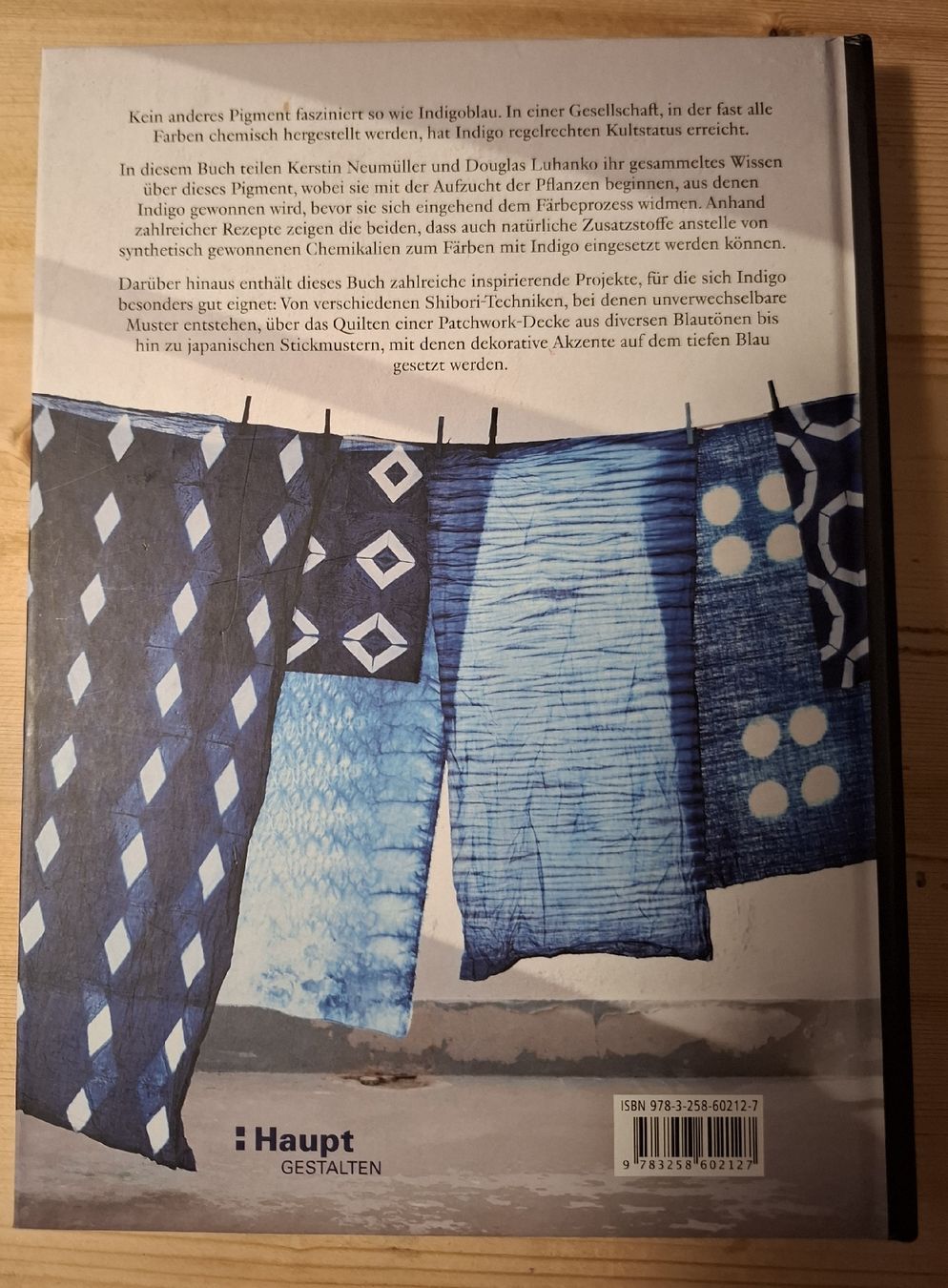 Livres: Kunstvollen Färben mit Indigo – Neuf (Voir description) à Bern par Vetra54 1