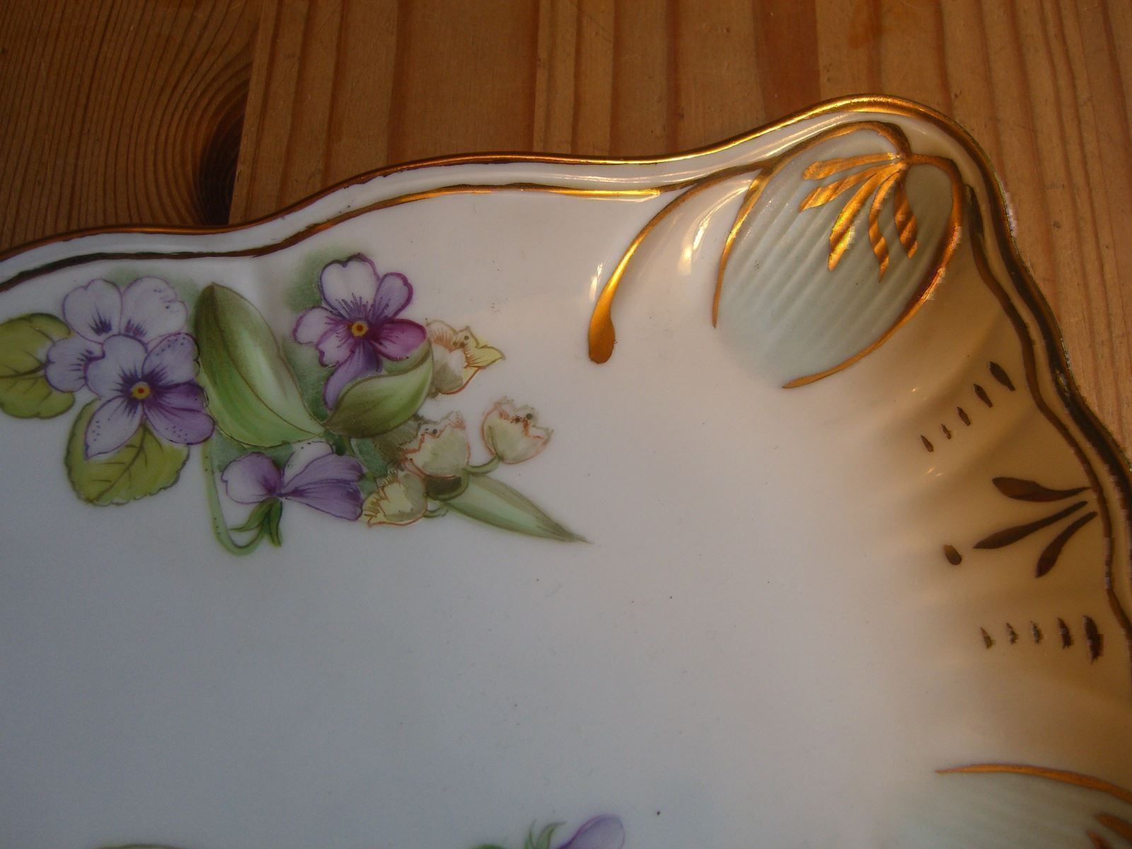 Piatti di portata: wunderschöne, kleine Platte, handbemalt – Usato da Winterthur venduto da Gaia 4