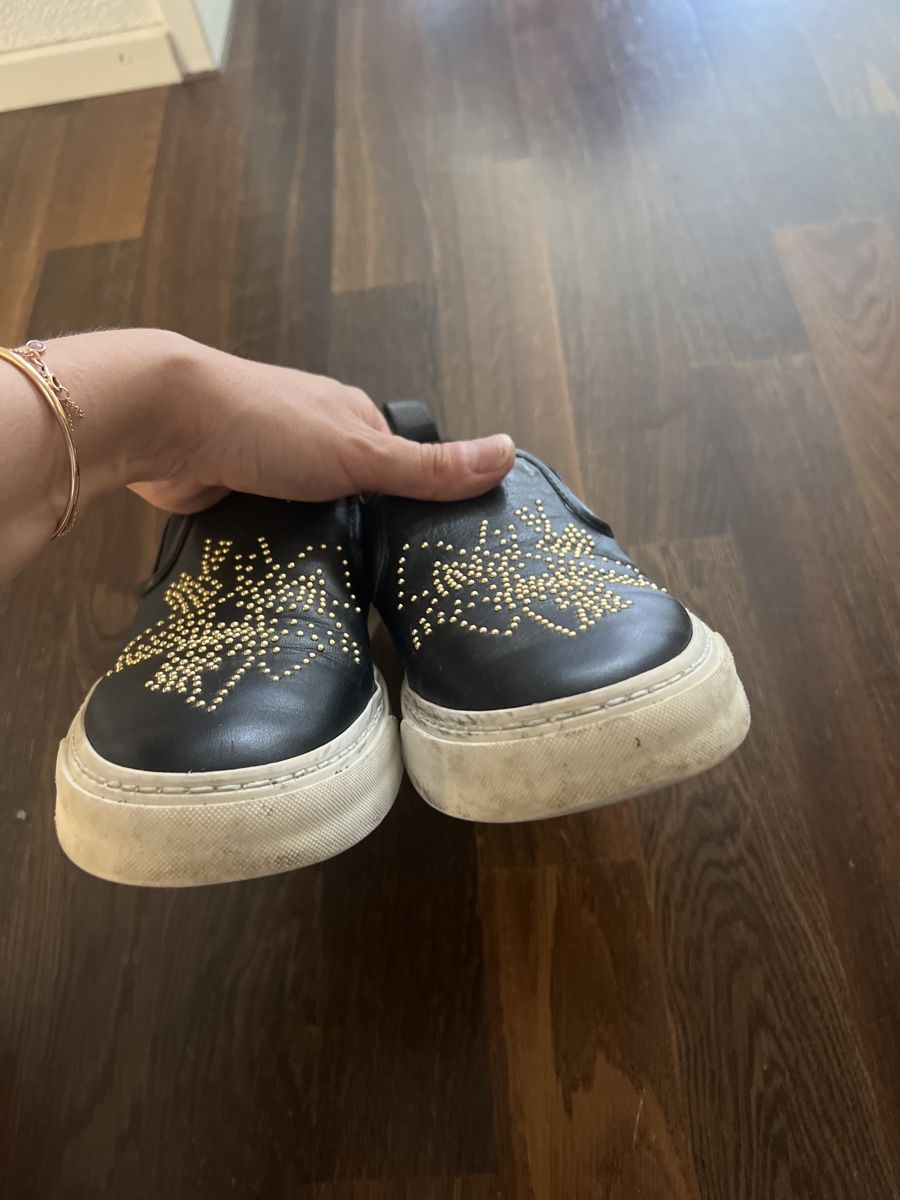 Chloé Scarpe da donna: Chloe Black Gold Studded Slip-ons size 40 – Usato da Zürich venduto da tan_8nxr 5