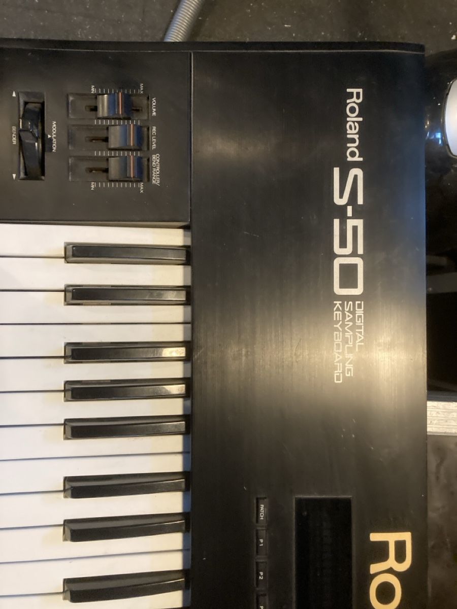 Roland Instruments de musique: keyboard – D'occasion à Signau par jamblaser