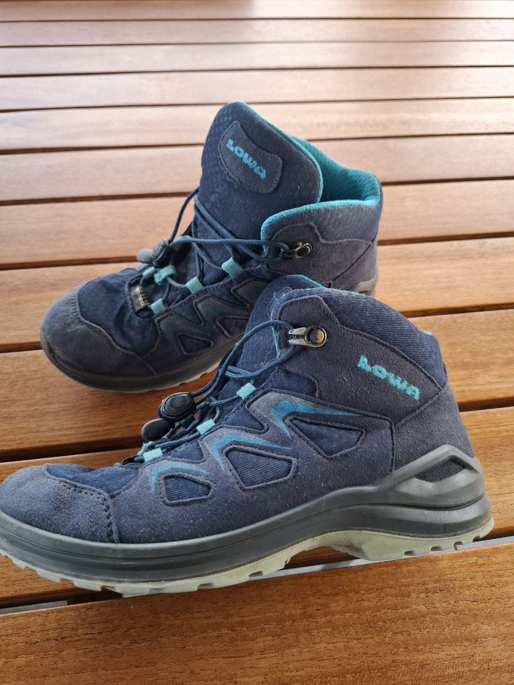 Lowa Scarpe per ragazzi: Lowa Wanderschuhe Gore-Tex Jun. Gr. 35 gebraucht – Usato da Wolfhausen venduto da ite_8vpp