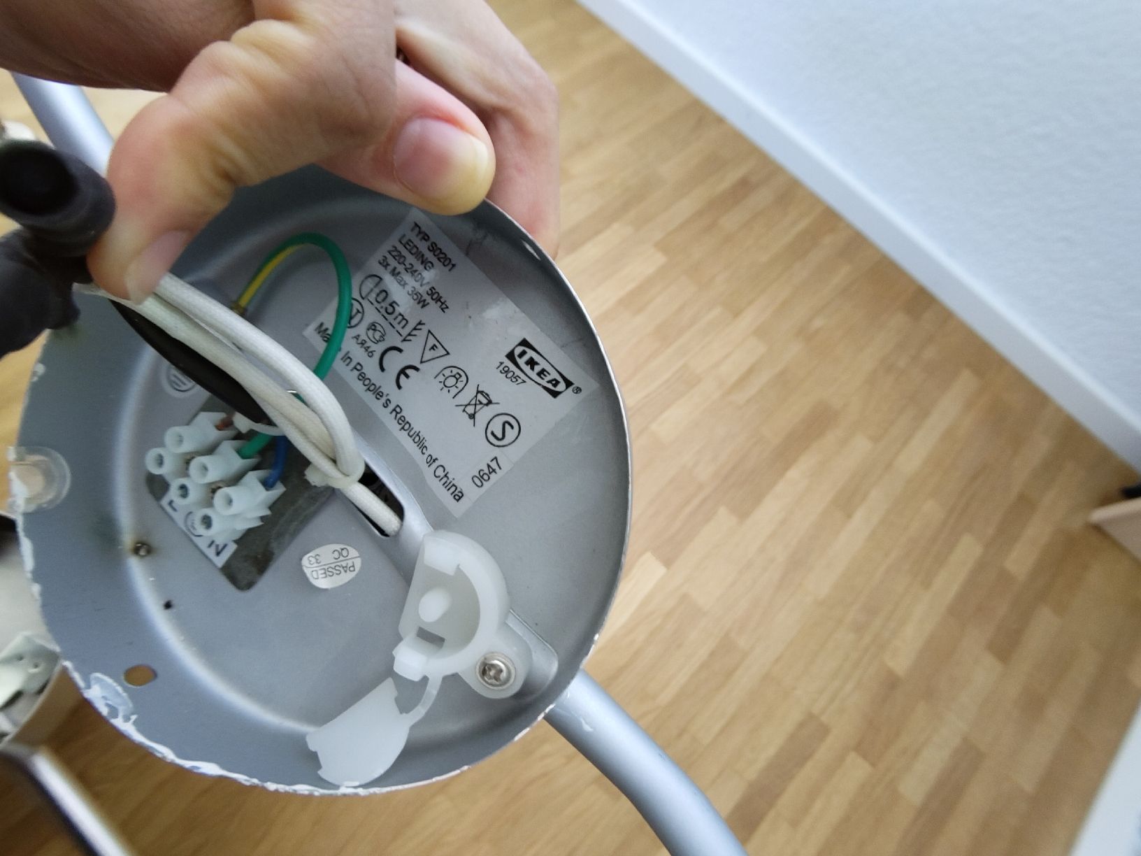 Ikea Kronleuchter & Deckenlampen: IKEA TIDIG Deckenleuchte mit 3 Spots – Gebraucht aus Zürich von njerryrocky 2