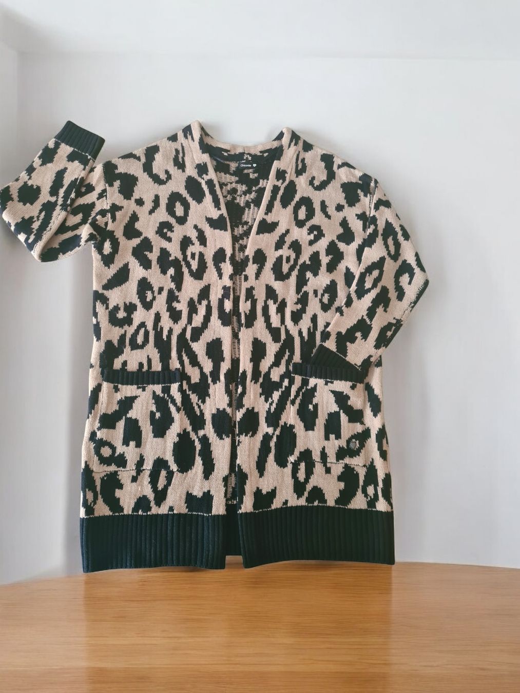 Gilets & Westen: Jaquette Tricot Léopard (S) – Neu und originalverpackt aus Etoy von MyStyleMyMode 8