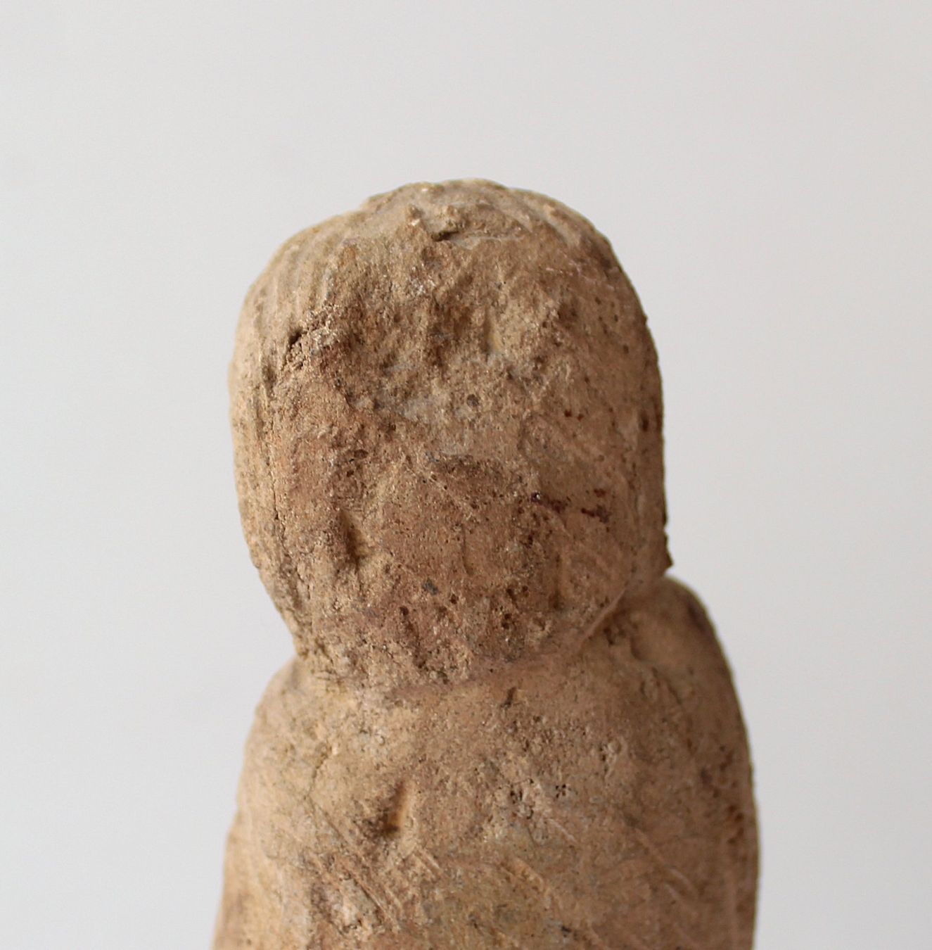 Statuette: Religiöse handgeschnitzte gotische Figur Paulus Sandstein – Usato da Zürich venduto da Auctionata 2