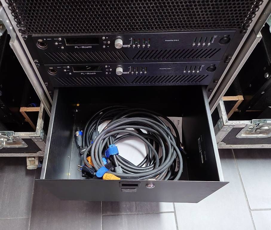 Lautsprecher: PL-Audio Line Array – Gebraucht aus Schlieren von Basscenter 2
