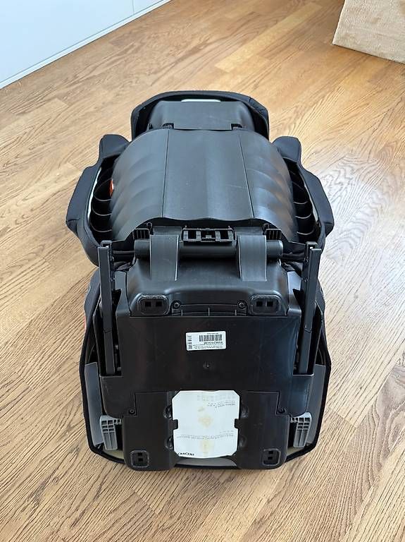 Seggiolini per auto: Kindersitz RECARO Monza Nova IS Seatfix – Usato da Muri AG venduto da Smn 3