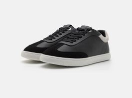 Stylische Calvin Klein Sneakers wie adidas Samba NP 150
