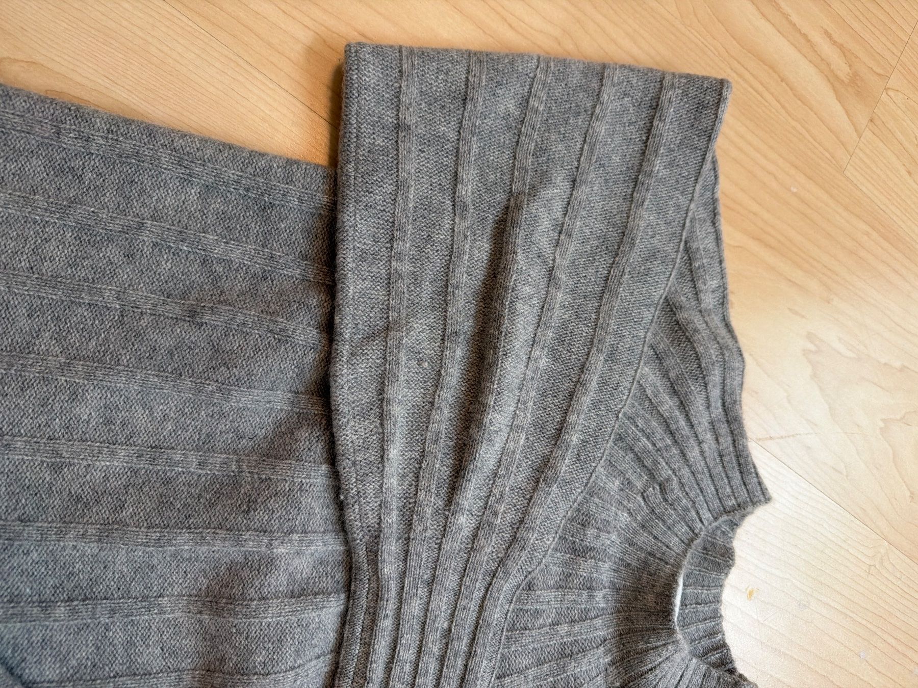 Phillip Lim Maglioni & Felpe: Pullover 3.1 Phillip Lim grau gerippt Grösse XS gebraucht – Nuovo (secondo la descrizione) da Hettlingen venduto da blu_tb6z 2