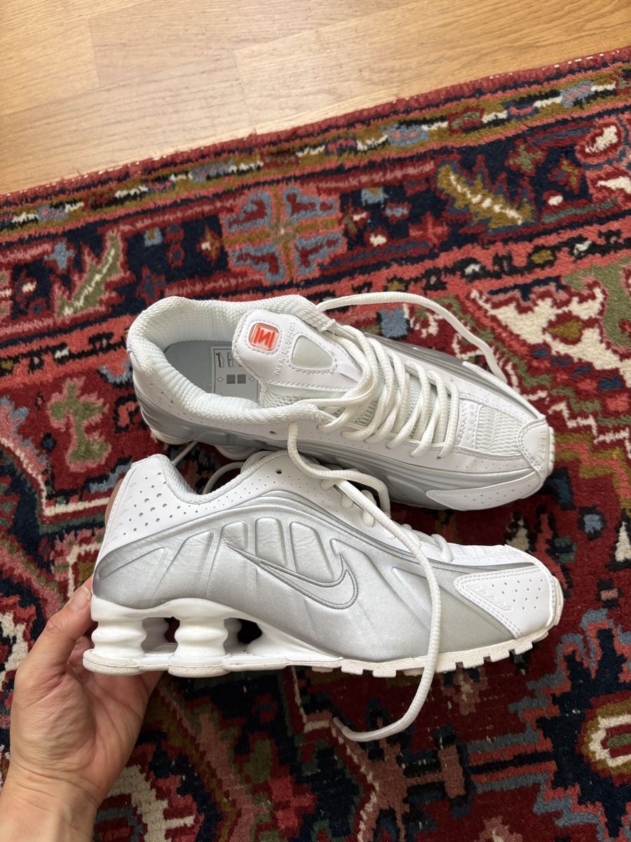 Nike Herrenschuhe: Nike shox R4 – Neu und originalverpackt aus Luzern von cedrineeeez