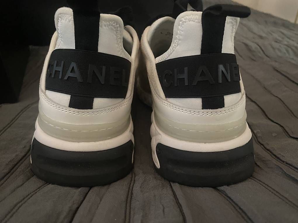 Damenschuhe: Chanel Sneaker Gr. 38 – Gebraucht aus Steffisburg von DeniseNThiede 3