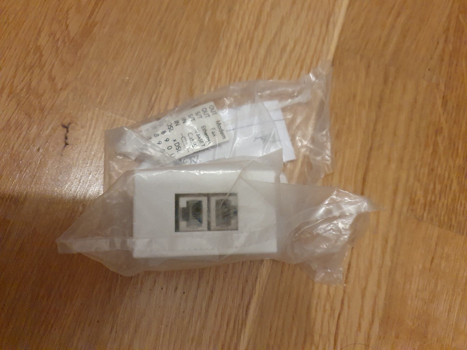 Feller Fiches d'alim.: FLF Telefonsteckdose 2xRJ45 – Neuf (Voir description) à Grüt (Gossau ZH) par Dimitrius13