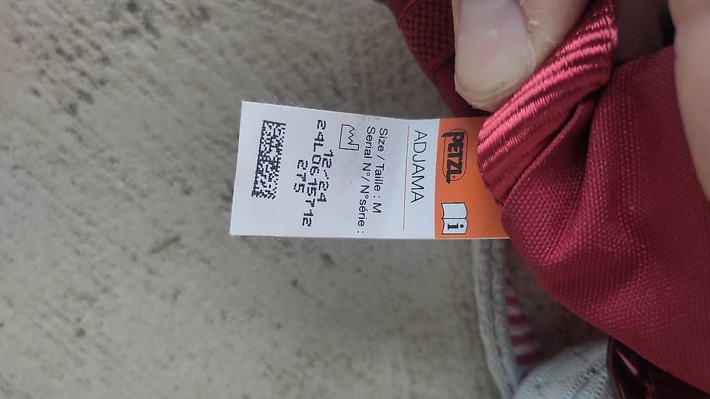 Attrezzatura da arrampicata: Baudrier Petzl Adjama M – Usato da Corpataux venduto da XavHab 1