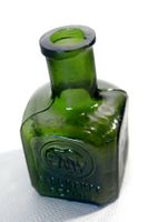 CARL MAMPE - BERLIN, Elefanten - Marke, Liqueur - Flasche