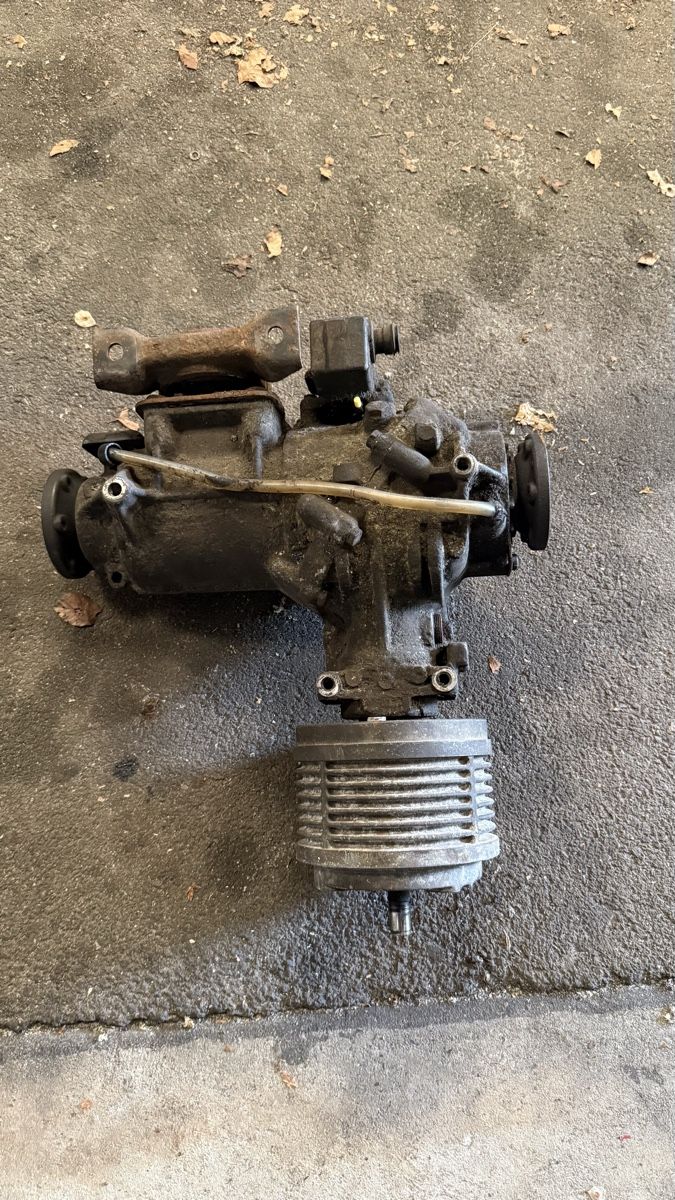 Volkswagen Tutti pezzi di ricambio auto: Synchro Diff mit Viscokupplung Golf 3 VR6 – Usato da Brunnen venduto da Michj