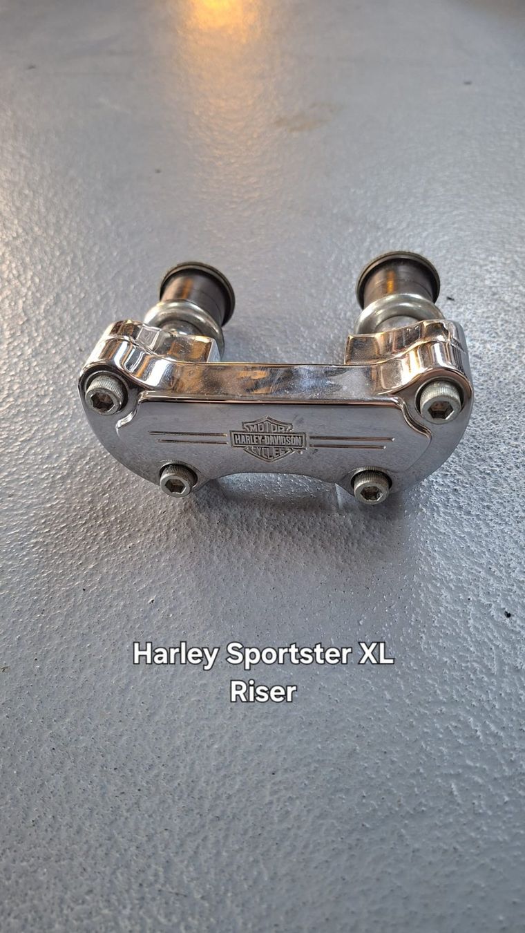 Harley-Davidson Alle Motorradersatzteile: Harley Davidson Sportster XL Riser – Gebraucht aus Alpnach Dorf von Motorrad-Girl