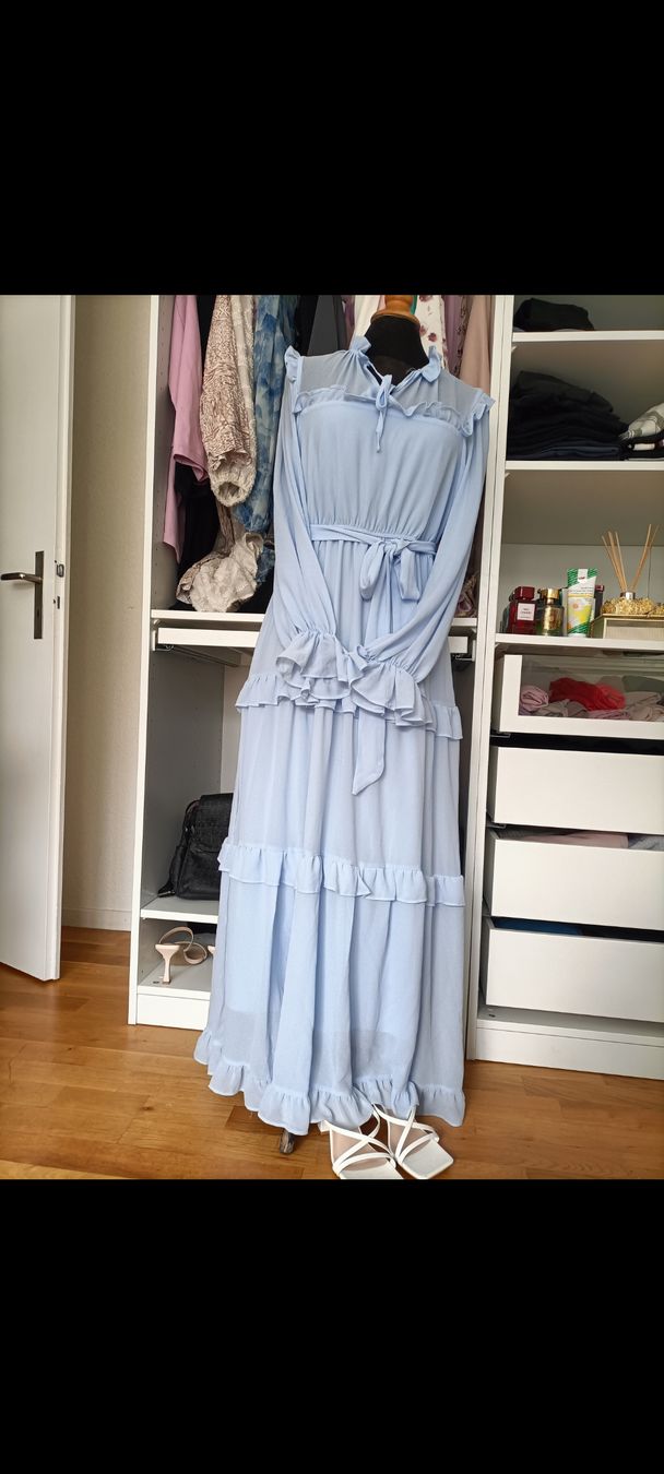 Vestiti: Robe longue bleu ciel, voile transparente, taille – Nuovo e nell'imballaggio originale da La Chaux-de-Fonds venduto da Luxary.25cachmirepro 2