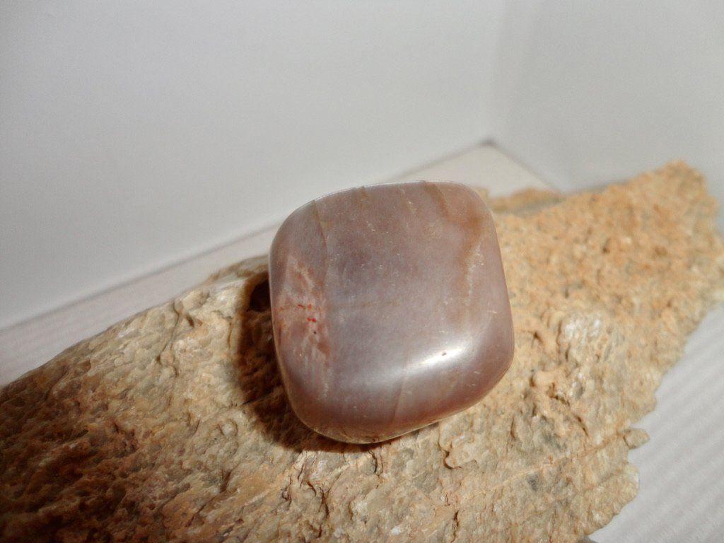 Edelsteine: Mondstein Heilstein/ Handschmeichler – Neu (gemäss Beschreibung) aus Biberist von Steine