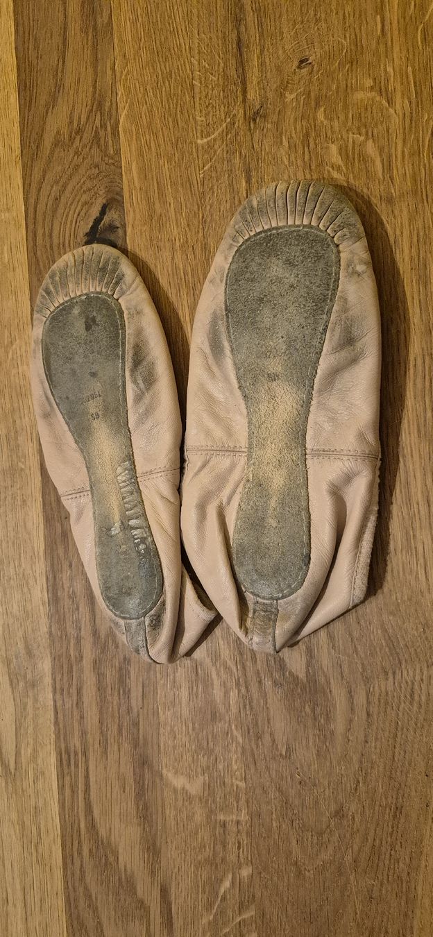 Bloch Scarpe da donna: Bloch Ballettschuhe 5B – Usato da Hergiswil NW venduto da hemi-cuda 1