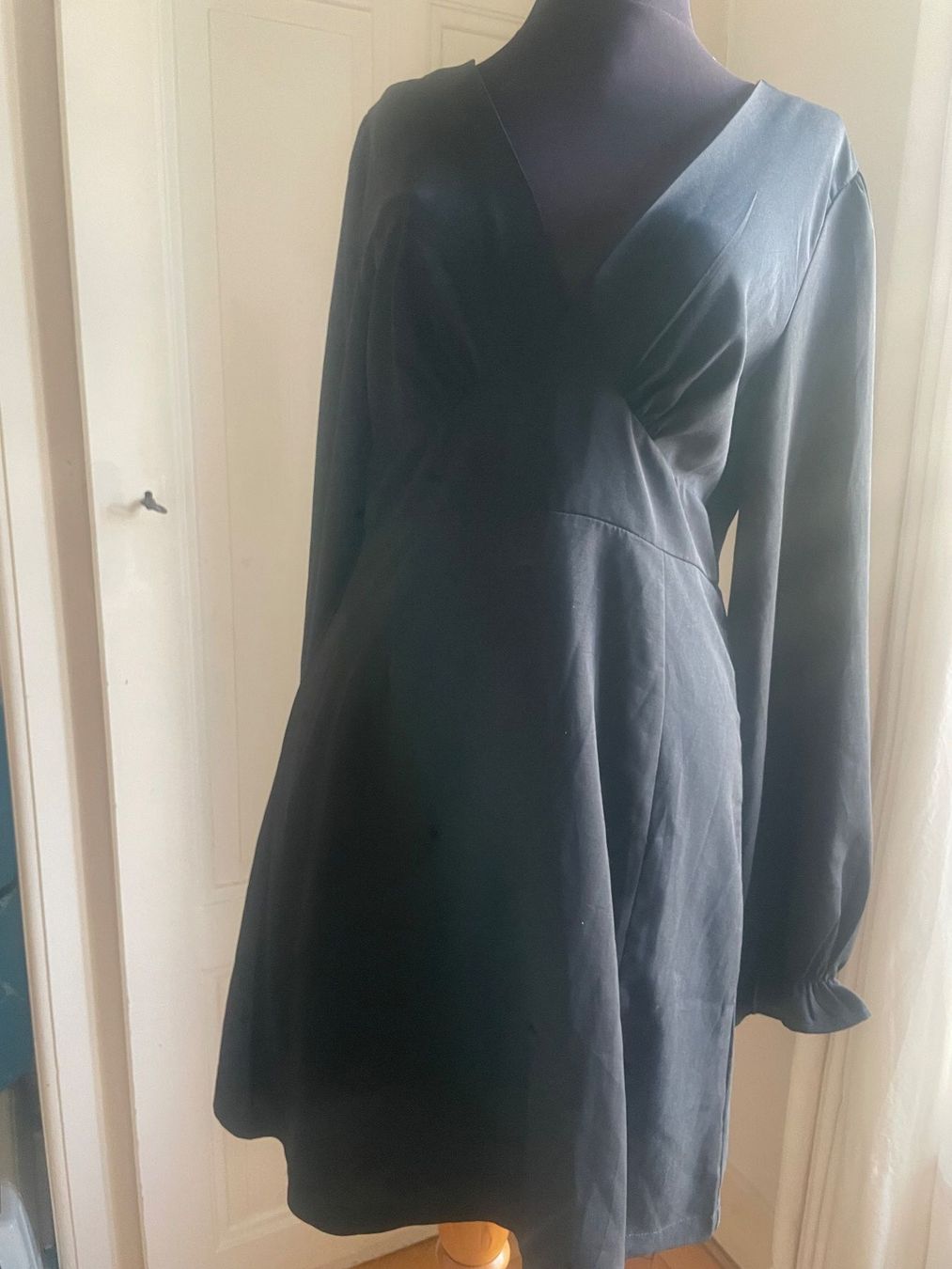 Shein Vestiti: Robe noire chic, manches longues (s) – Usato da Genève venduto da lailas_things 1