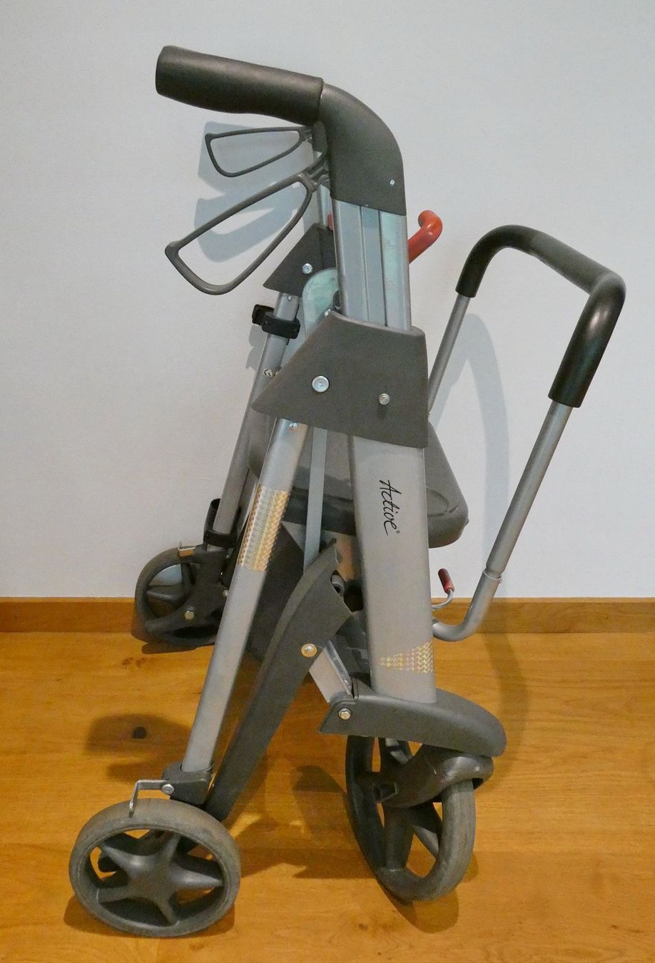 Aides à la marche: Rollator - Active Walker – D'occasion à Glarus par Zigerfrigg 4