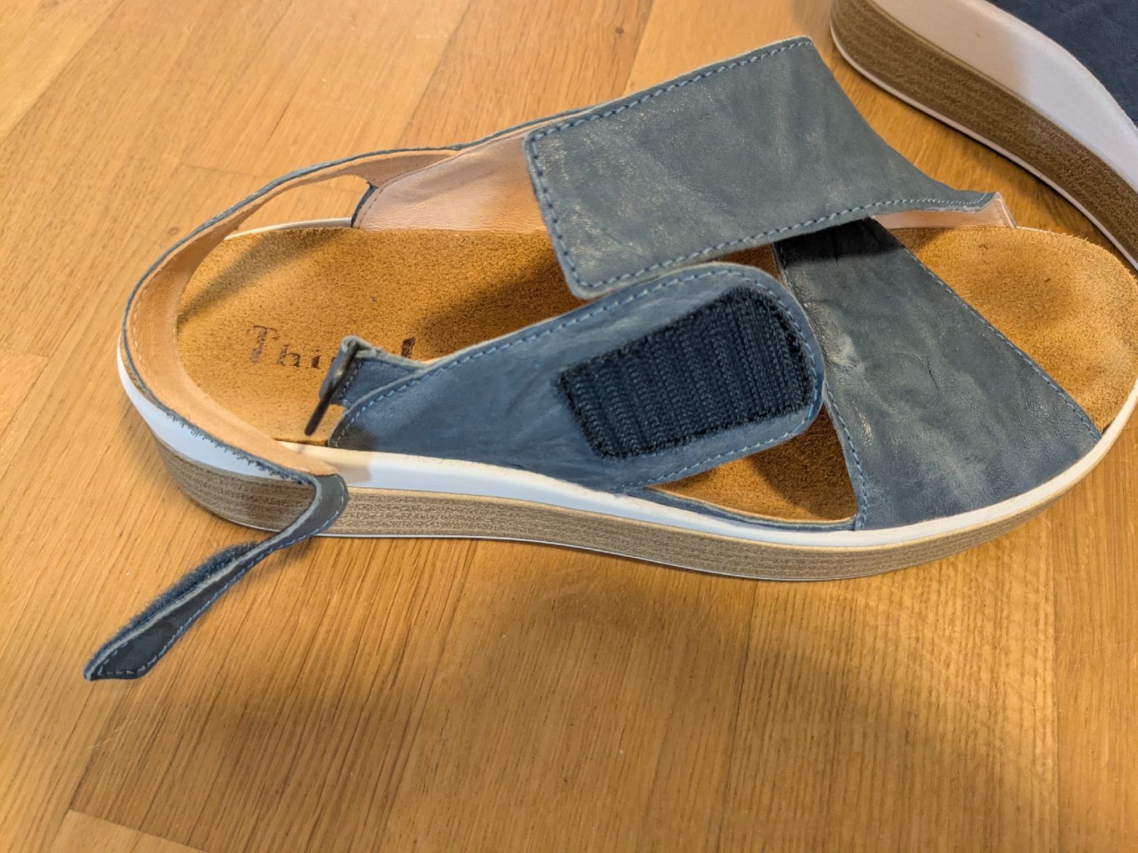 Think Scarpe da donna: Think Sandalen Gr38 – Nuovo (secondo la descrizione) da Wettingen venduto da wettingen23 5