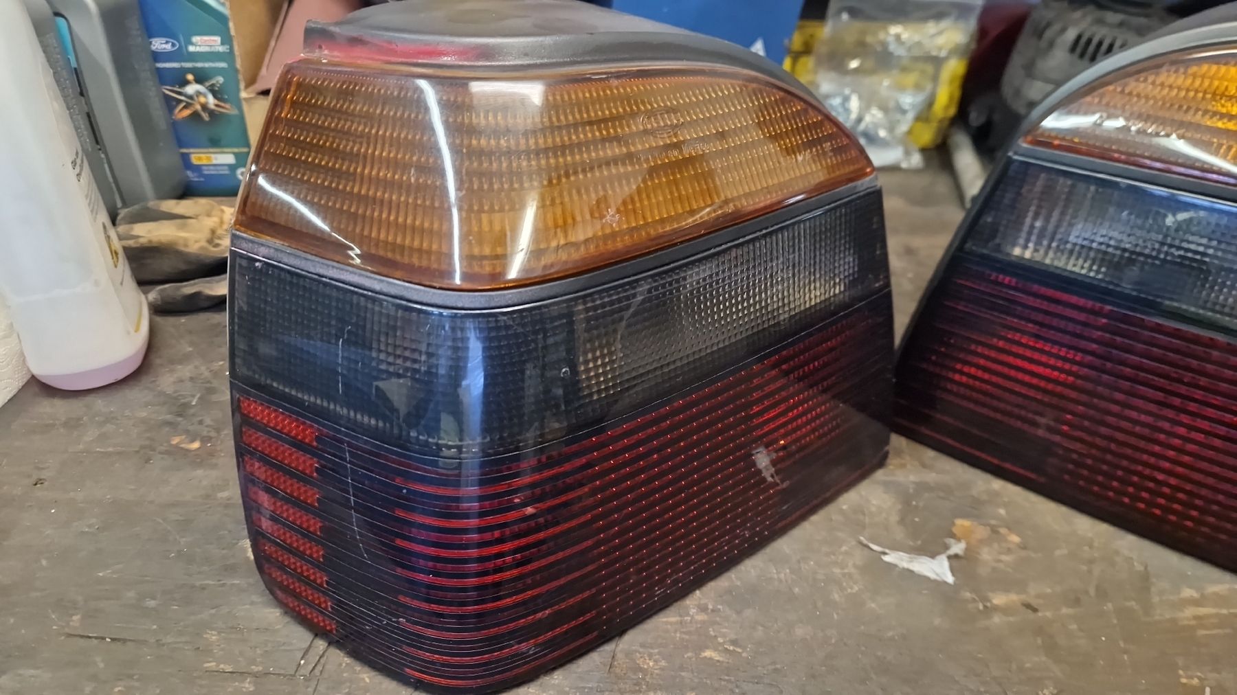 VW Fari: VW Golf 3 Rücklichter – Usato da Bazenheid venduto da Roger-R8 3