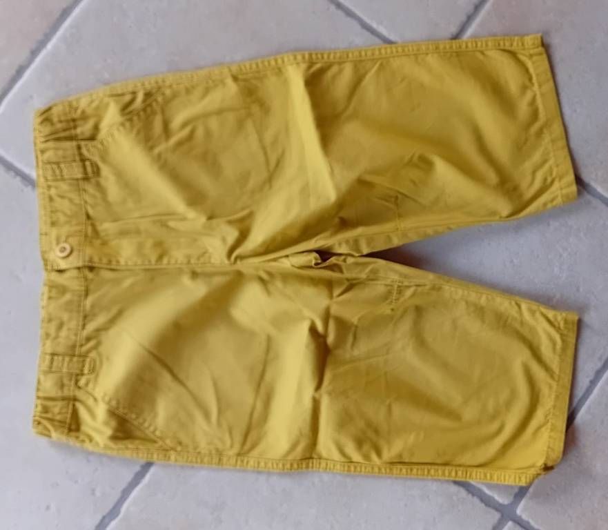 Pantaloni: Short bermuda curry / 146 – Usato da Juriens venduto da Twist03