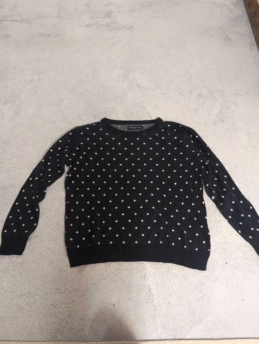 Maglioni & Felpe: Schwarzer Damen Pullover mit Muster, Grösse L – Usato da Netstal venduto da Salihoi