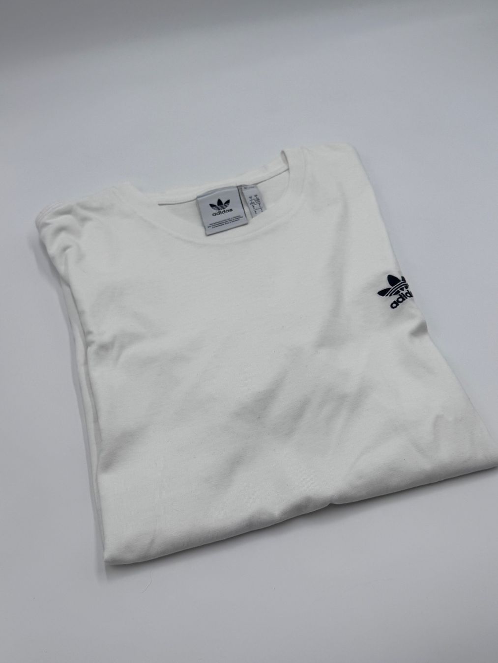 Adidas T-shirt: Adidas Tshirt / Weiss / Grösse L – Usato da Arnegg venduto da PascalHelfenberger
