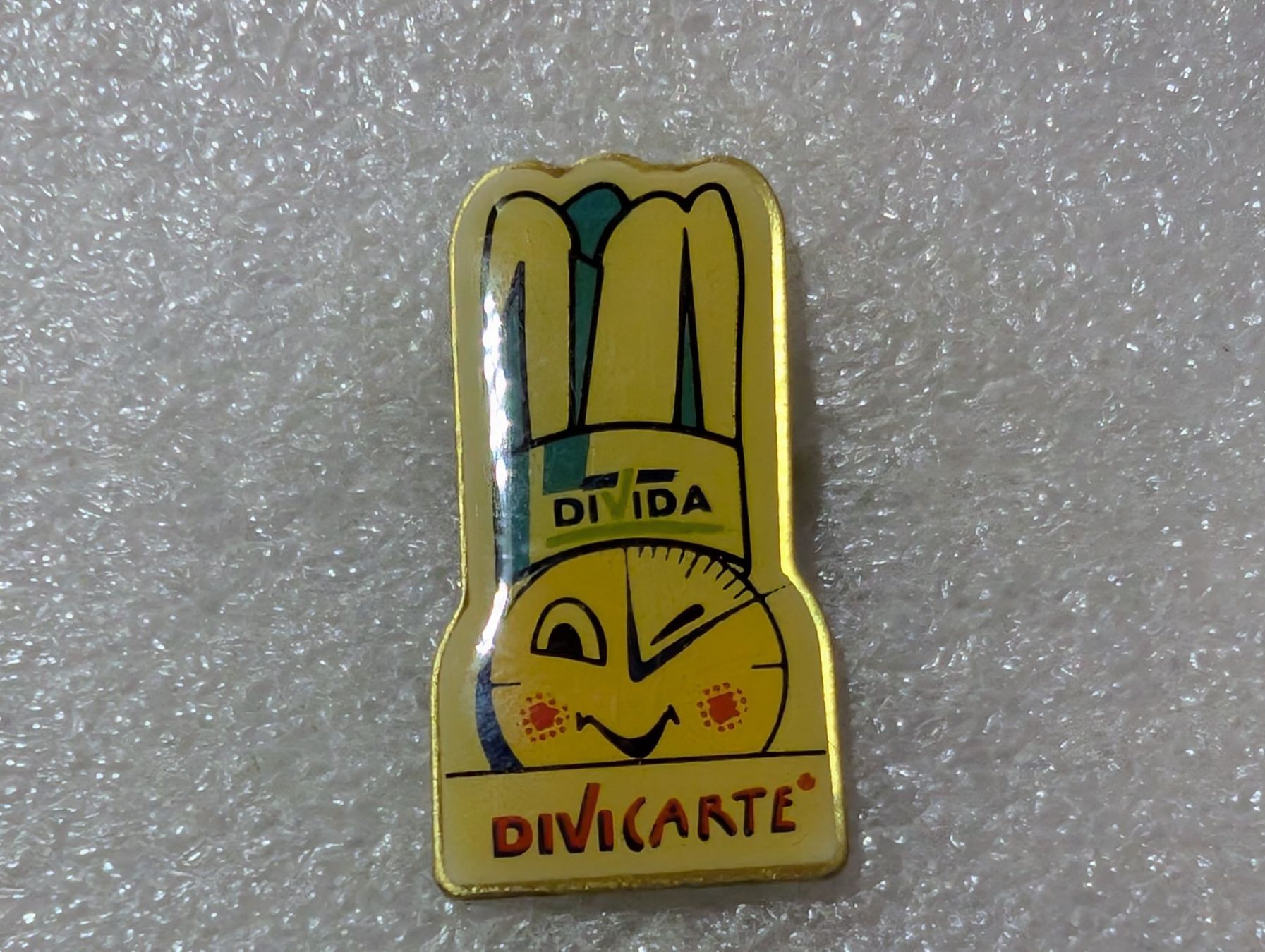 Placchette & Badge: Ansteckpin 3: Divicarte Divida – Usato da Oppligen venduto da Pin-Fall-Shop