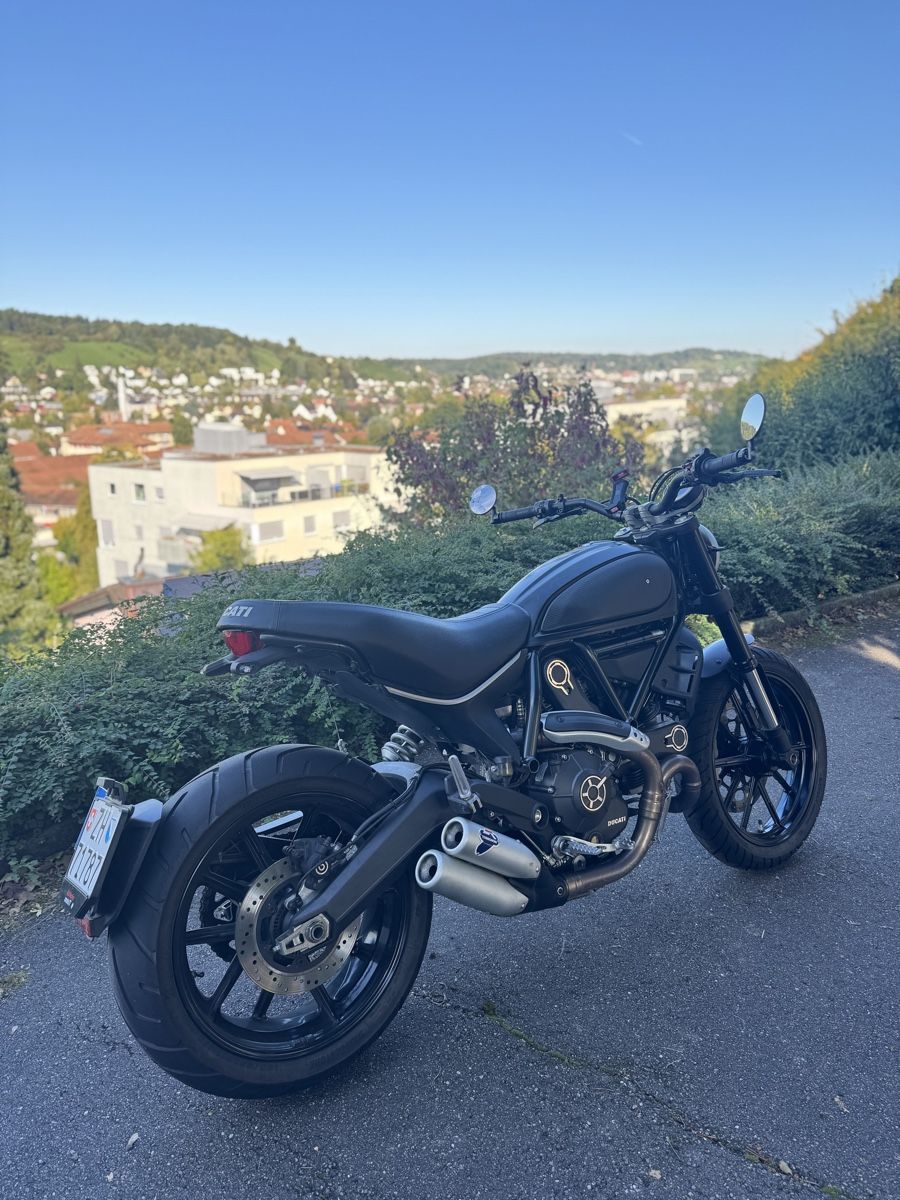 Strada: Ducati Scrambler 800 Full Throttle, Schwarz Matt – Usato da Winterthur venduto da Mulaa 2