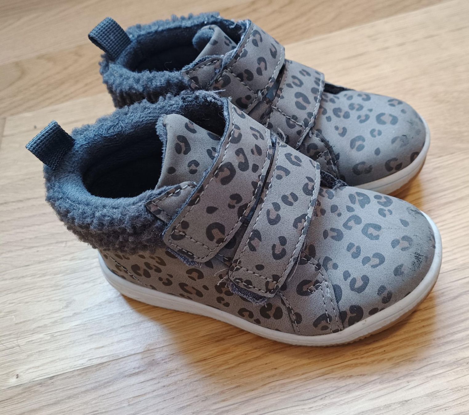 Scarpe per ragazzi: Kinder Schuhe 25 – Usato da Muri AG venduto da Mupuputs