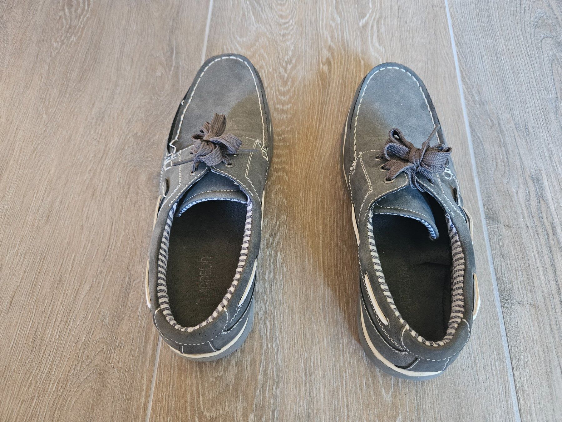Scarpe da uomo: Chaussures type bateau (43) – Usato da Arveyes venduto da sape.online 1
