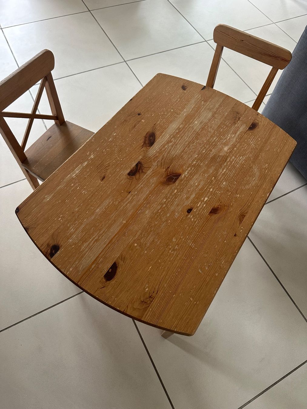 Ikea Set di tavolo e panche: Kindertisch (IKEA) mit 2 Stühlen – Usato da Langnau am Albis venduto da Beu71 2