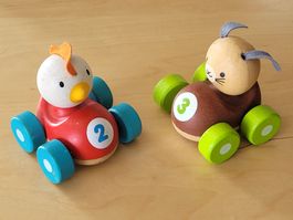 2 Plantoys Holzautos / umweltfreundlich / im Original-Karton