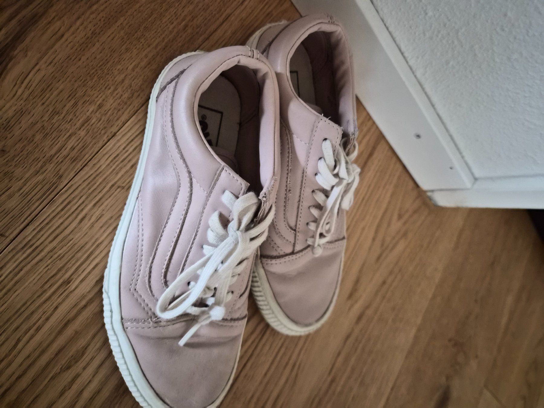 Vans Scarpe da donna: Vans Old Skool, Pink Leather Sneakers, Size 37 – Usato da Maur venduto da Sofi___ 1
