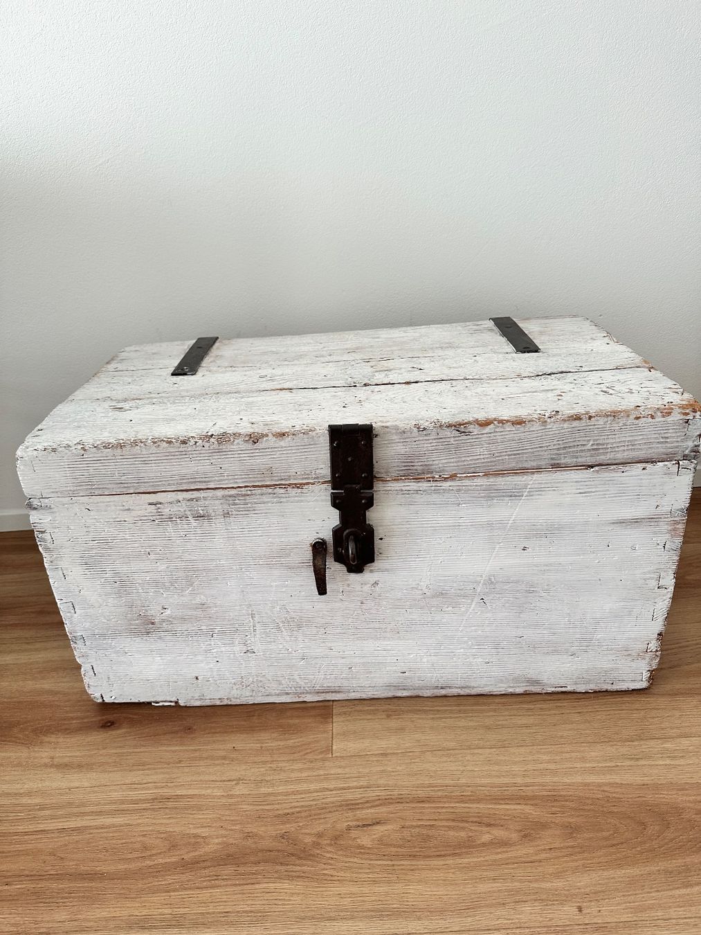 Truhen: Shabby Chic Holztruhe – Gebraucht aus Winterthur von angeliki85