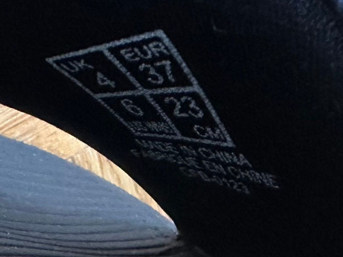 Puma Scarpe da uomo: Puma Schlappen Badeschuhe, Gr. 37 – Usato da Winterthur venduto da nelead 2