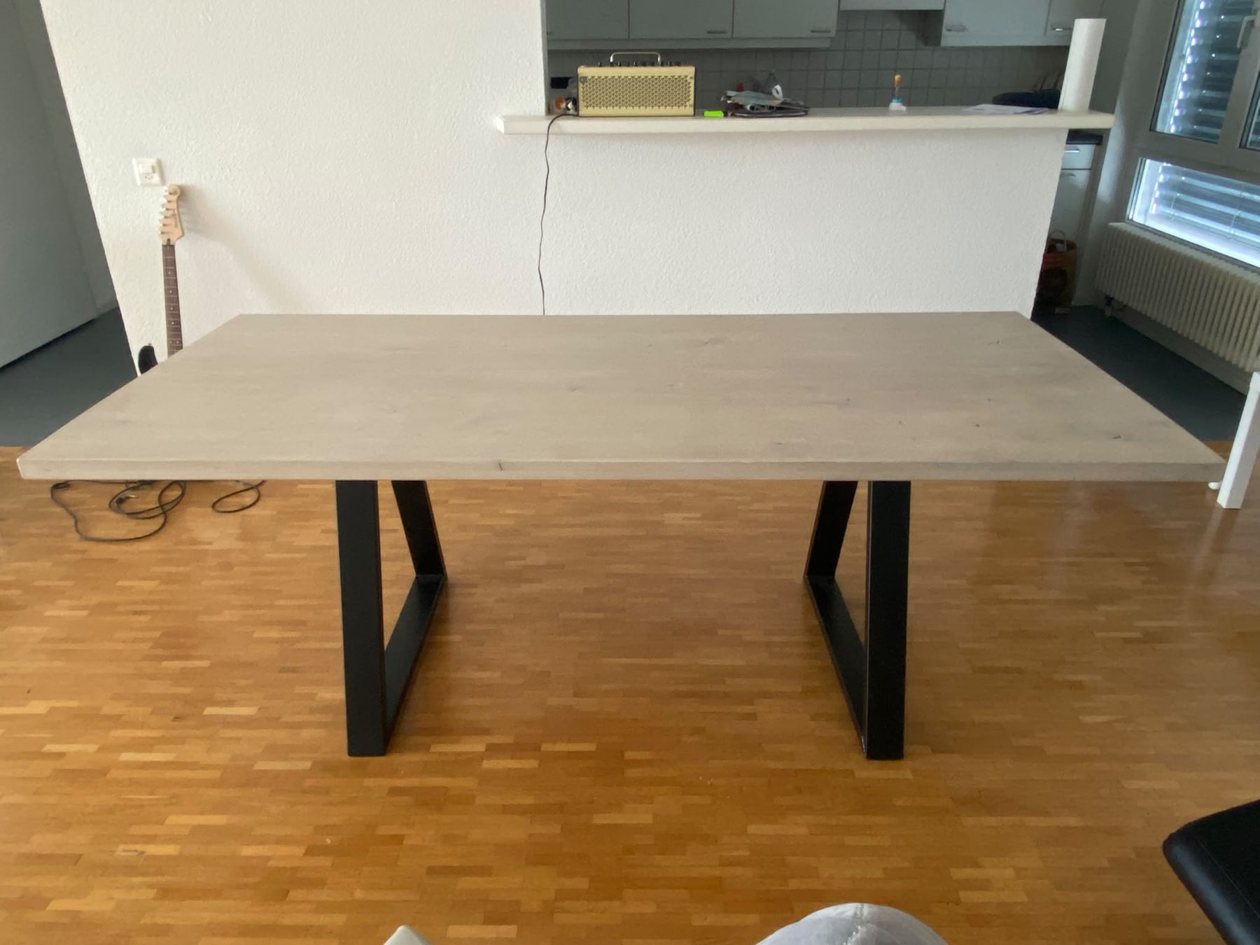 Tables: Moderner Massivholz-Esstisch – D'occasion à Zollikofen par Wozniak1 2