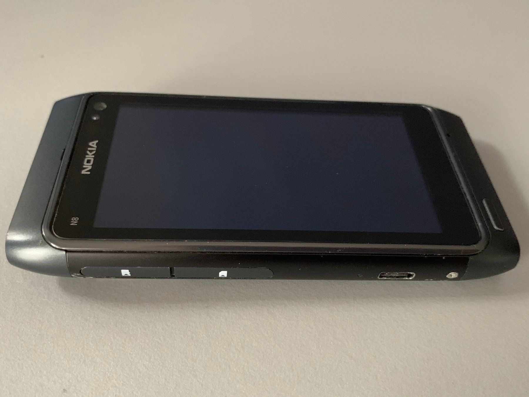 Nokia Portables: Nokia N8-00 Smartphone mit Zubehör – D'occasion à Langwiesen par Restposten-24 3