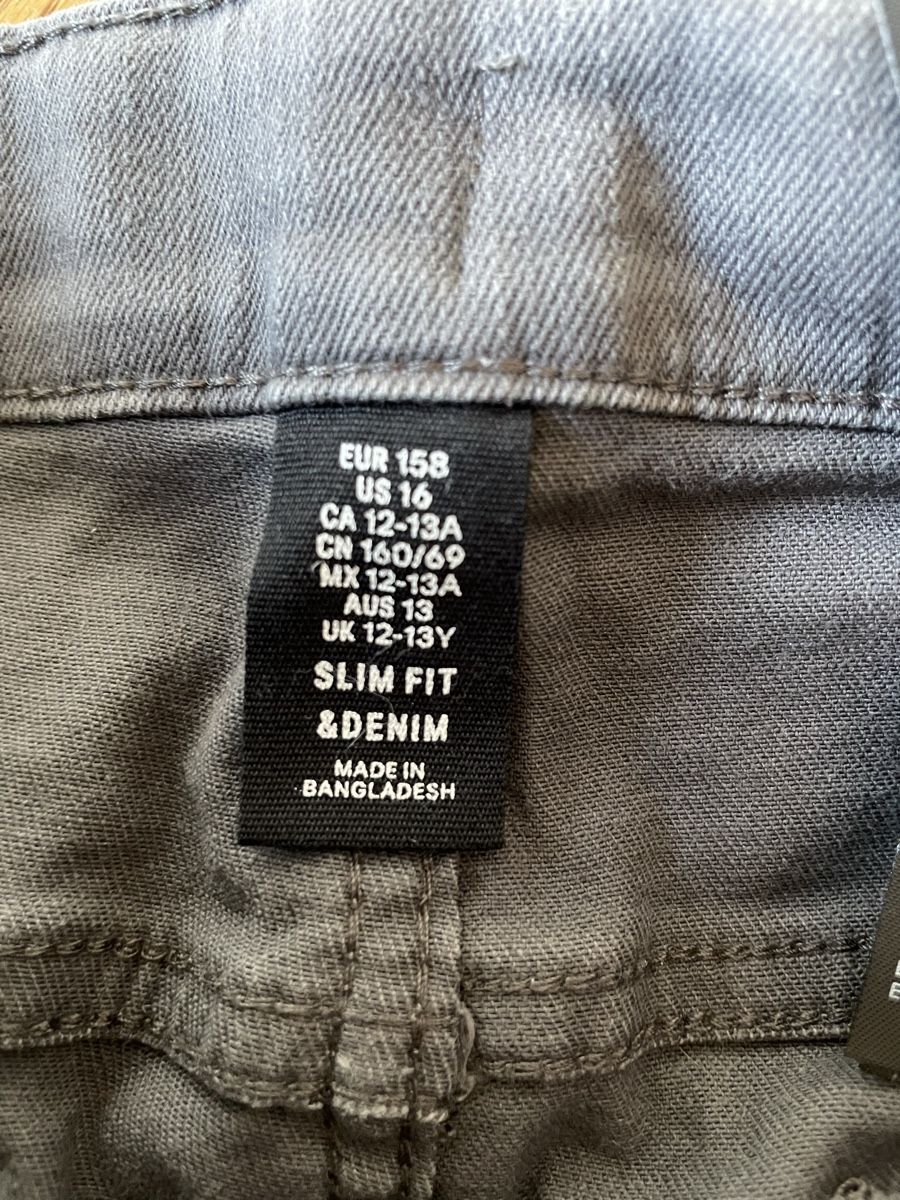 H&M Hosen: Denim kurze Jeanshosen – Gebraucht aus Seewen von dvh05 1