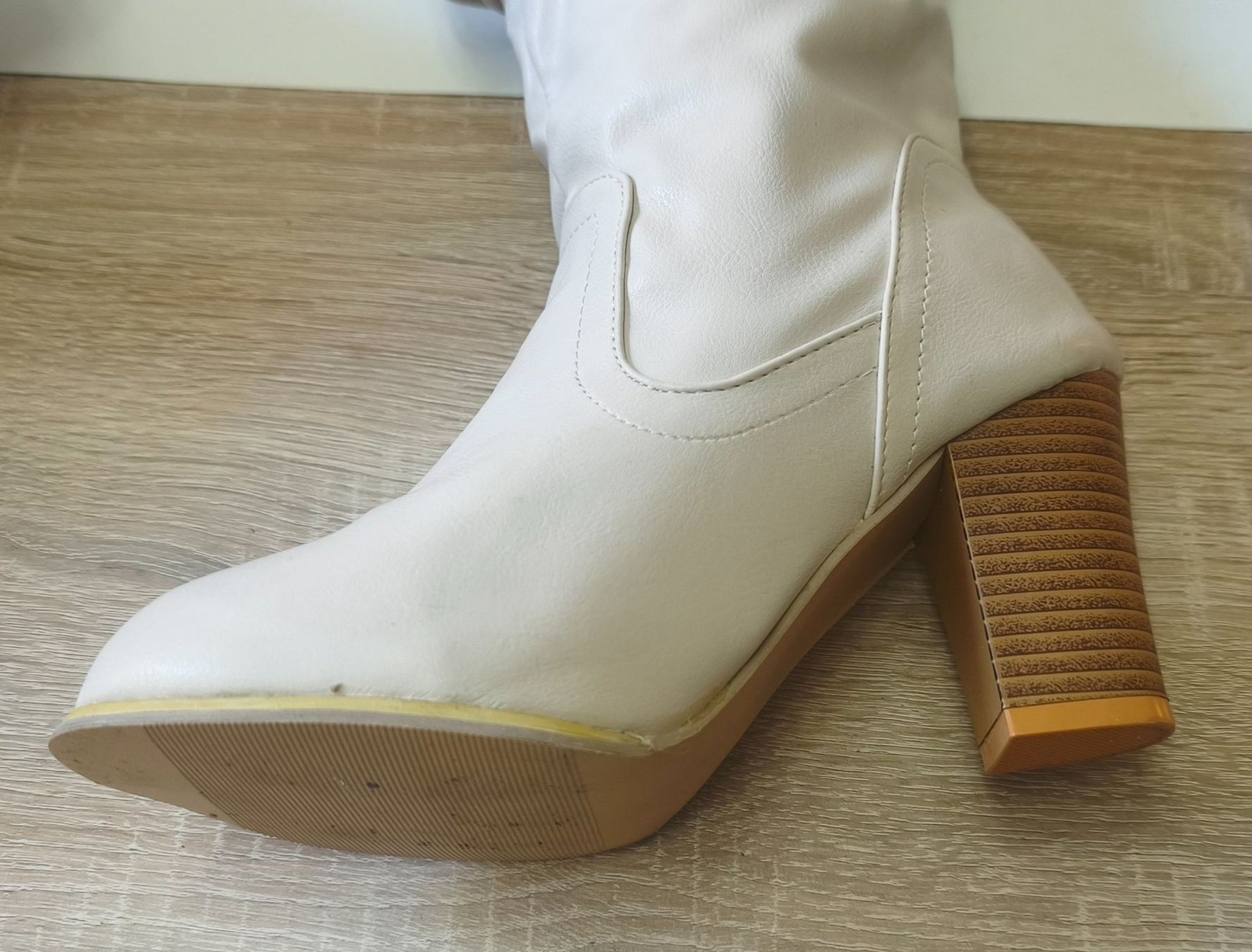 Scarpe da donna: MAGNIFIQUES BOTTES BLANCHES – Nuovo (secondo la descrizione) da Mervelier venduto da ZORHA 1