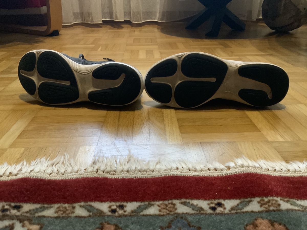 Scarpe per ragazzi: Kinder Sportschuhe, grau, Grösse 35.5 – Usato da Gipf-Oberfrick venduto da ghe_5h7g 2