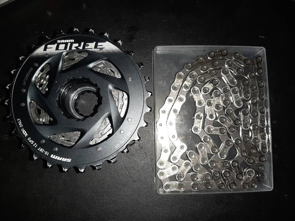 Pezzi di ricambio: Sram Force Kassette 10-28 und Kette Force – Usato da RÜTIHOF venduto da Radsportfan