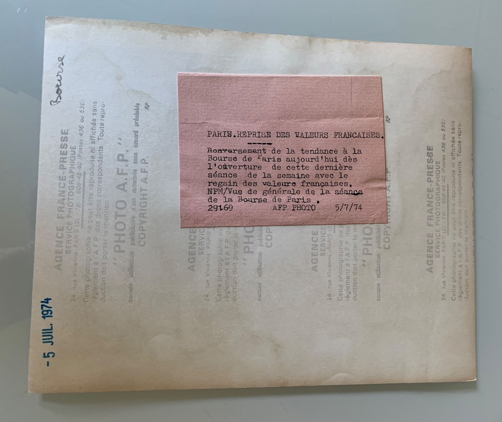 Poster & Bilder: Foto 1974 Börse von Paris – Gebraucht aus Bern von Artbrokerswitzerland 1
